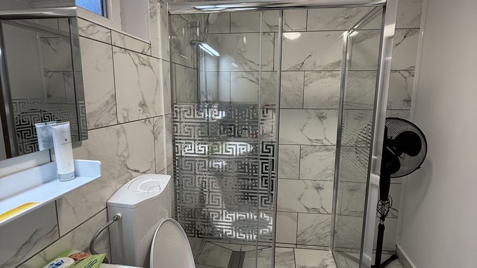 Casa 5 camere, foișor , garaj și teren 800mp cu toate utilitățile! - Poză 2