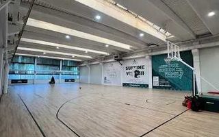 Închiriere sală sport modernă – perfectă pentru activități de grup - Poză 1