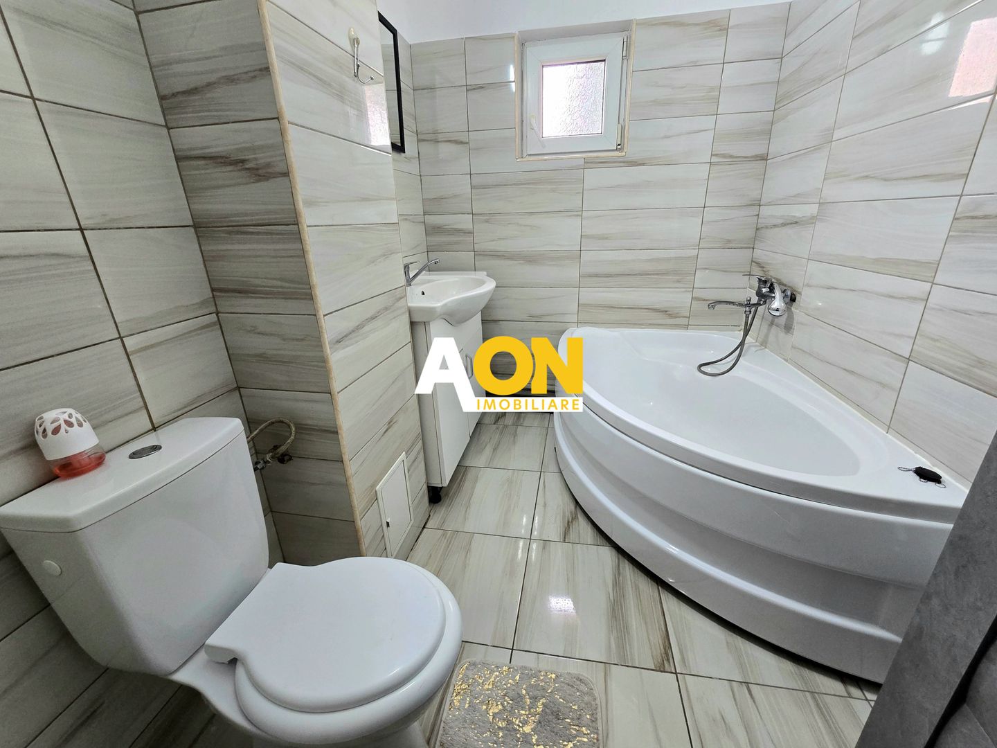 Apartament cu 3 Camere, Complet Mobilat, Zona Liceului Sportiv - Poză 8