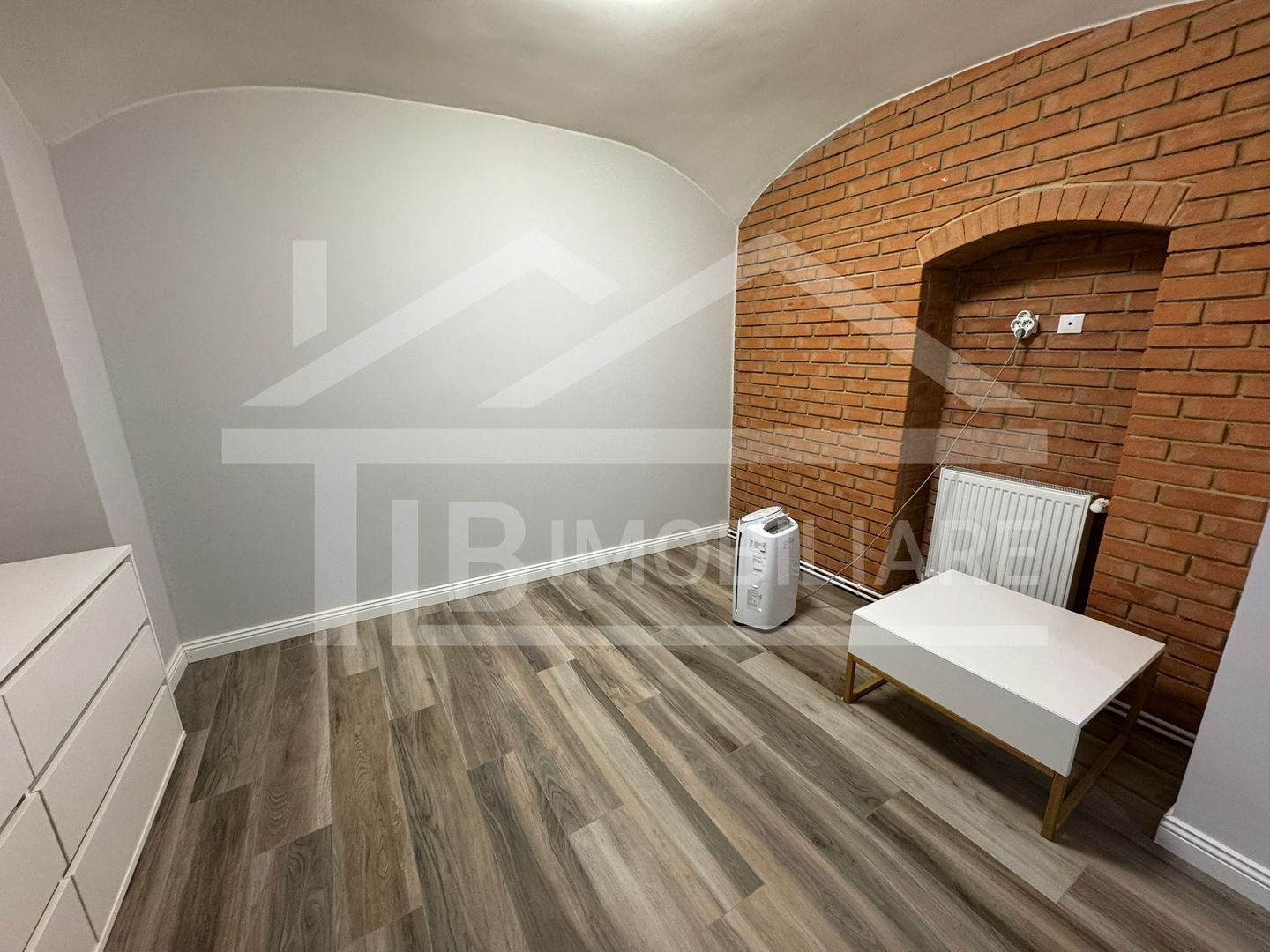 Apartament cu 2 camere, 45mp, Zona Central - Poză 3