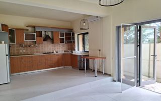 Casa de vanzare cu 6 camere in cartierul Andrei Muresanu - Poză 2