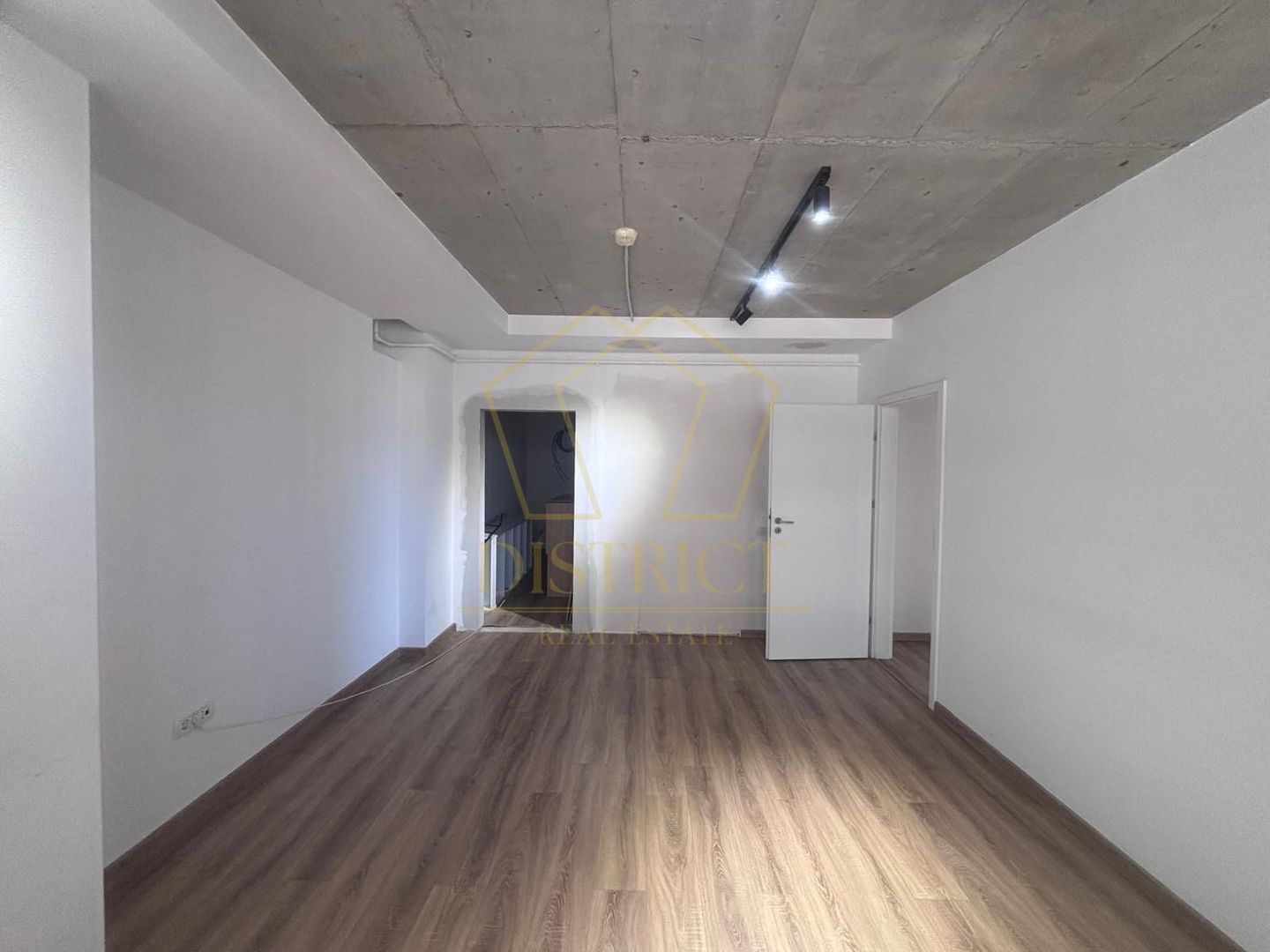 COM 0% Spatiu comercial 100mp, bloc nou | XCITY TOWERS - Poză 8