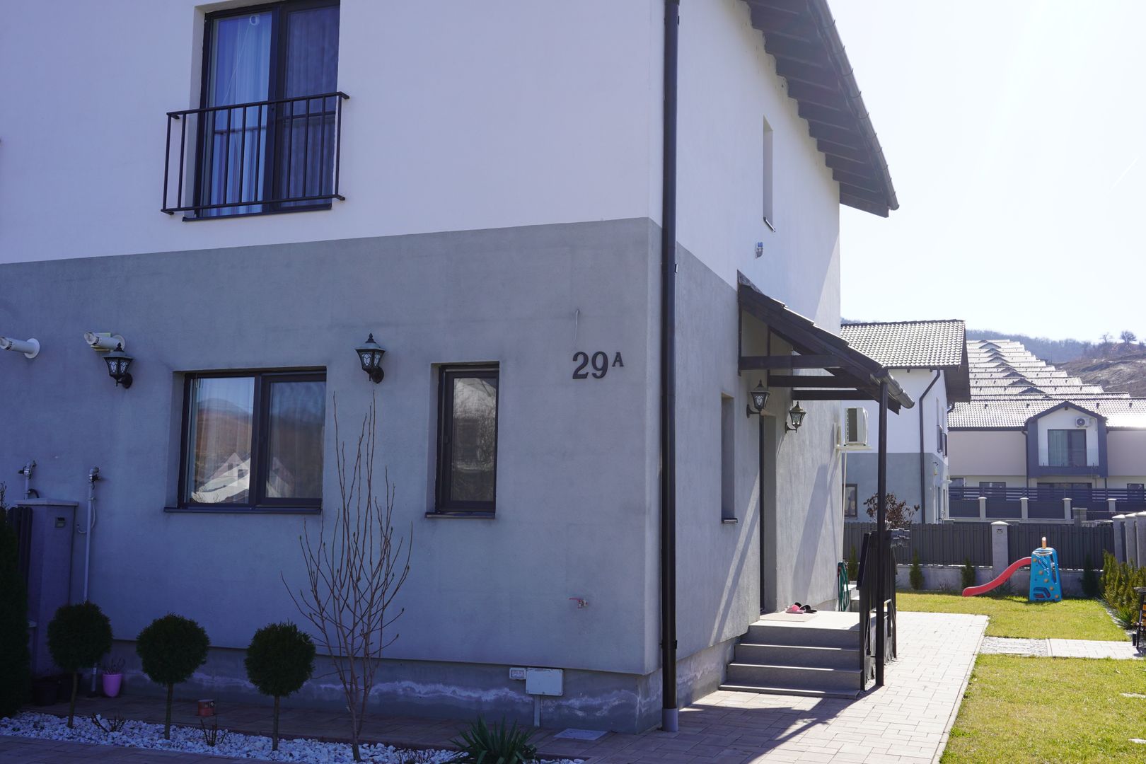 Casă tip duplex complet amenajată si mobilată - Poză 4
