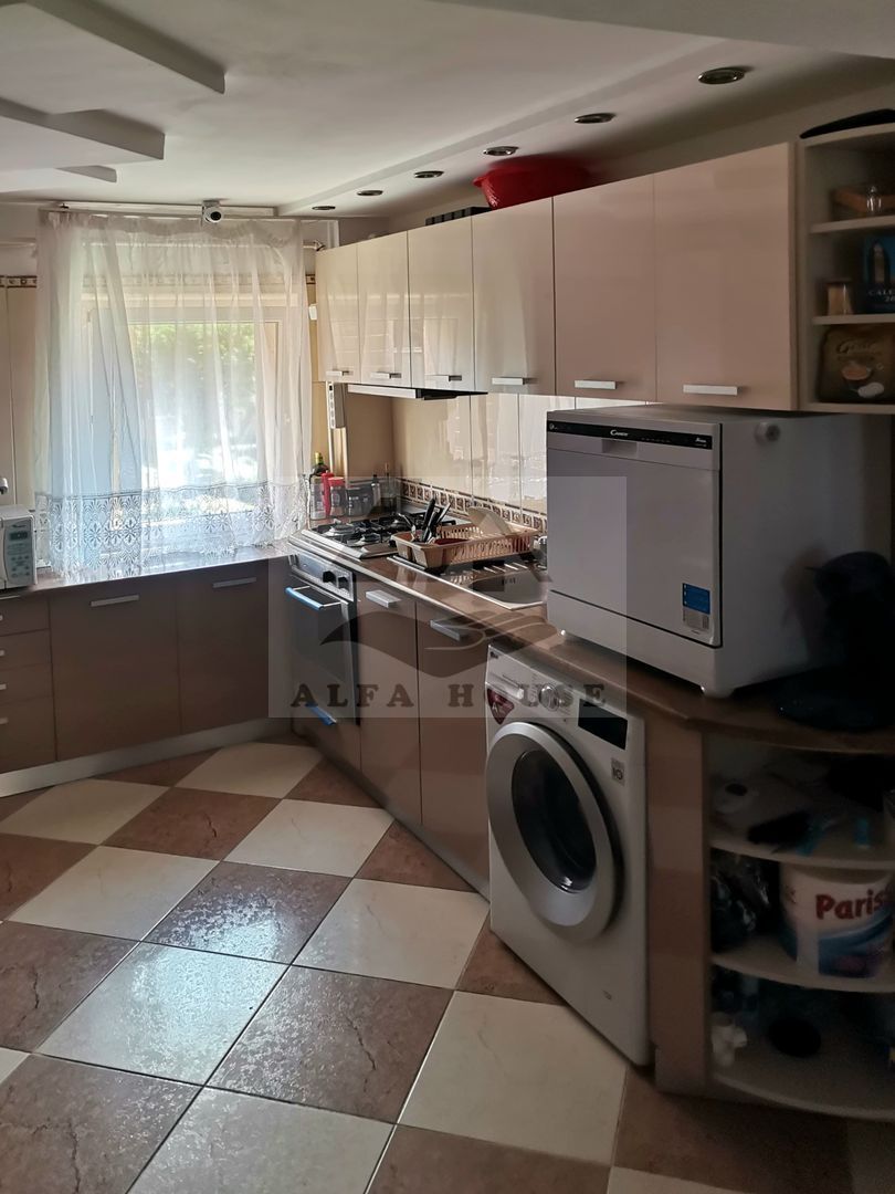 Apartament cu trei camere, zona Racadau 74 mp - parcul Trandafirilor - Poză 7