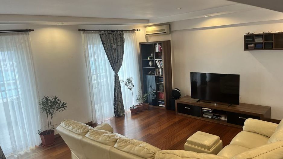 Apartament 3 camere la vanzare - Poză 1