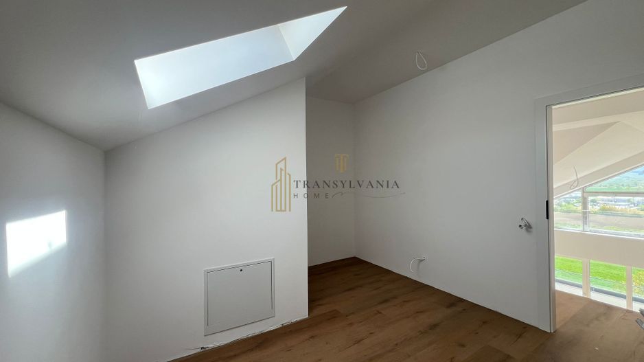 Apartament 4 camere, suprafata generoasa - Poză 9