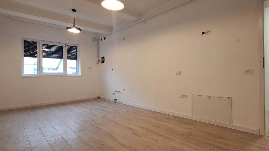 Apartament cu 3 camere si loc de parcare - Kaufland - Poză 12