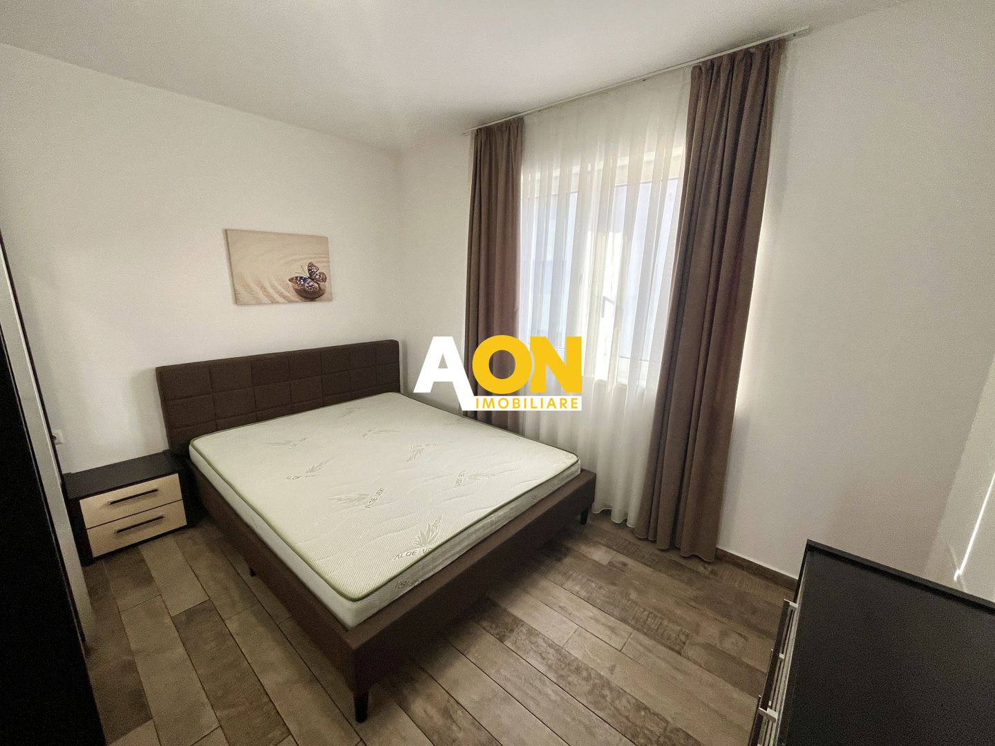 Apartament cu 2 Camere, Etaj 1, Bloc Nou,  Zona Centru - Poză 2