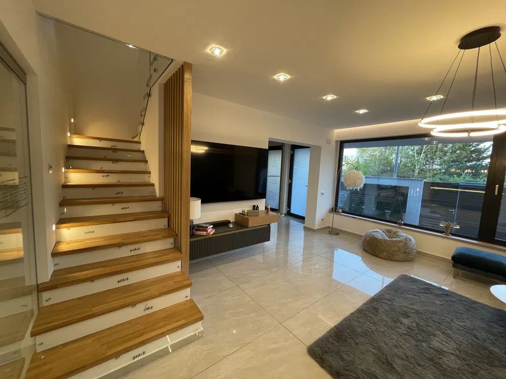 Vila exclusivista || Iancu Nicolae || Prima inchiriere - Poză 1