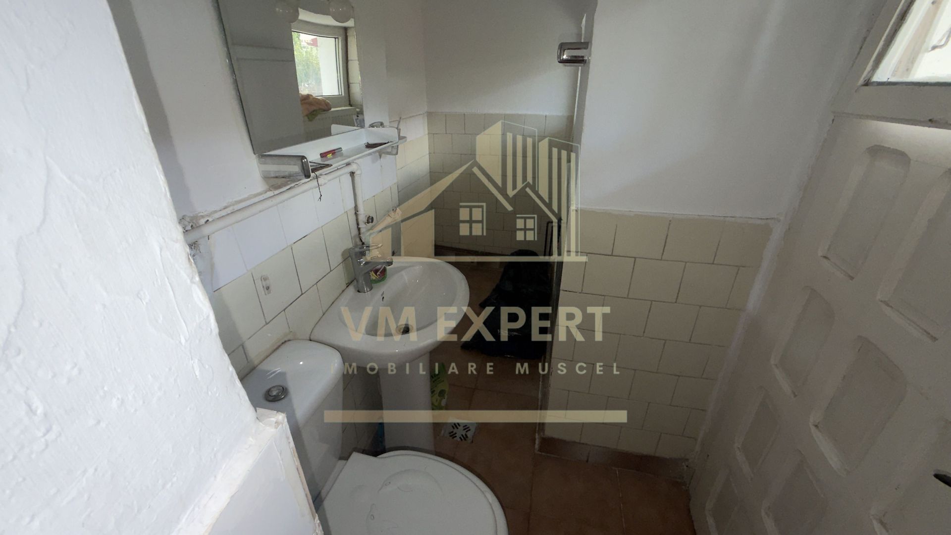 CASĂ 4 CAMERE TEREN 233 MP CENTRU CAMPULUNG - Poză 13