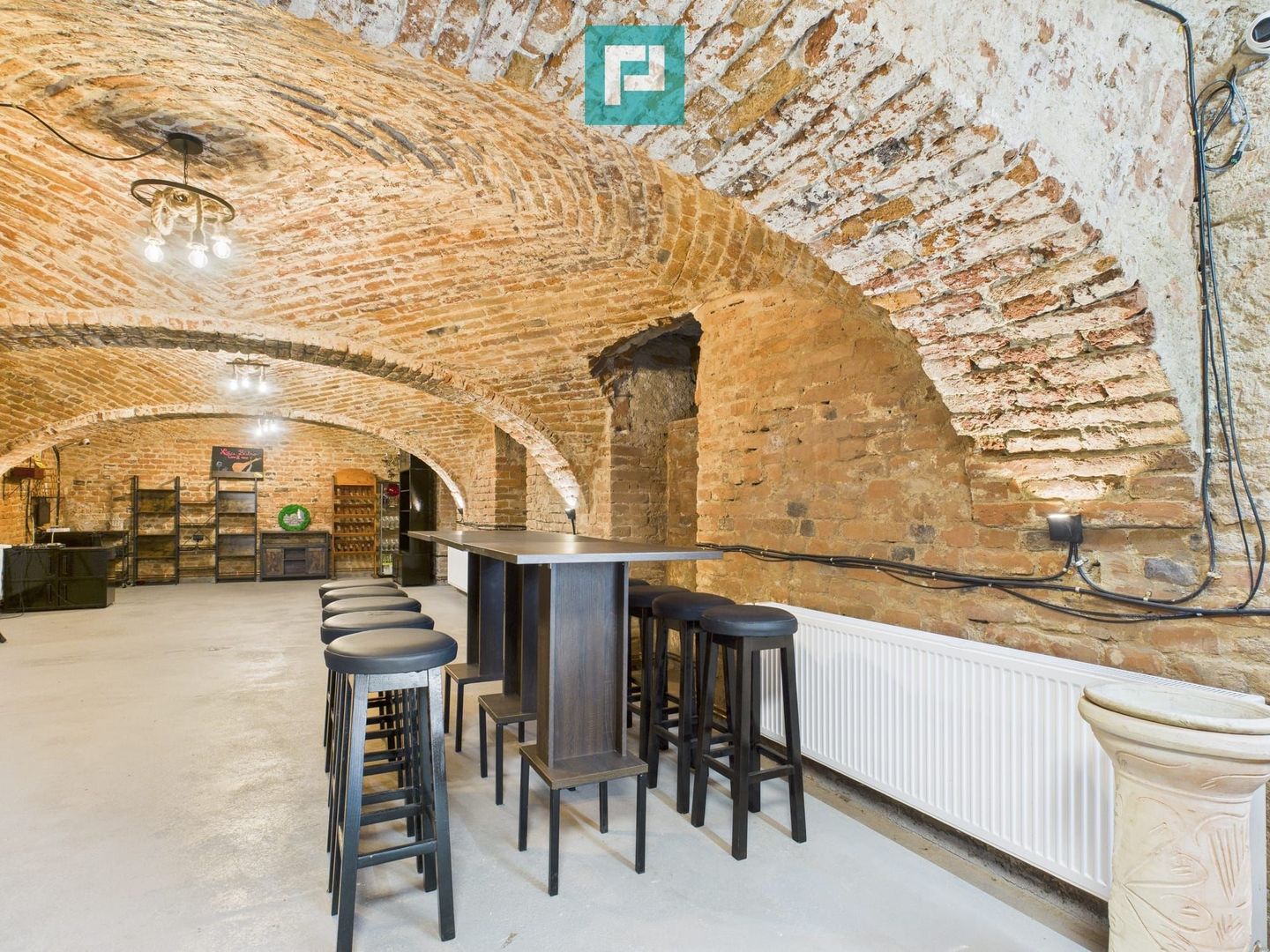 Eleganță subterană - pivniță exclusivistă Arad - Poză 30