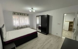 De închiriat apartament cu 3 camere, zona Piața Mare - Poză 4