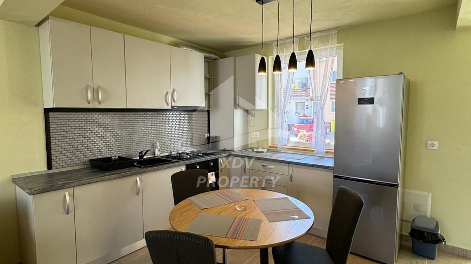 Casa tip duplex , prima inchiriere , 4 camere, 2 bai - Poză 1