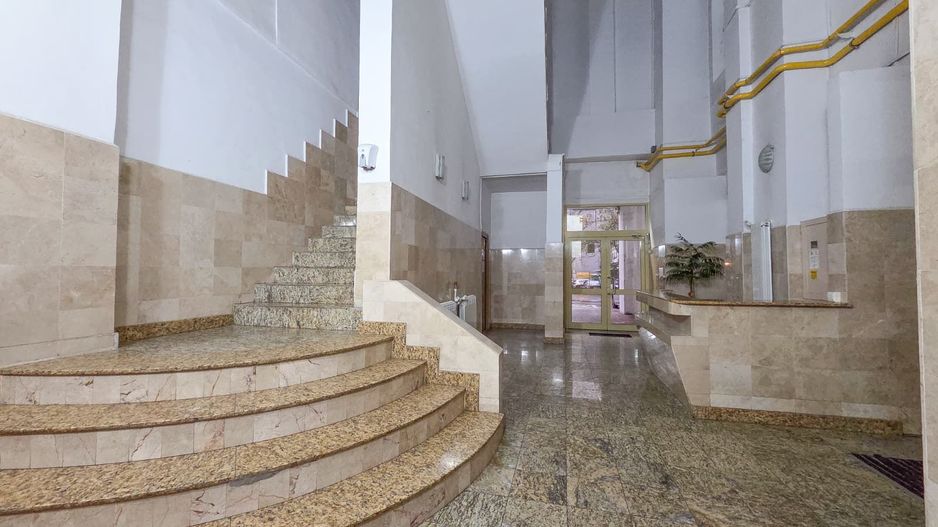 Apart 3 camere birouri stradal Bulevardul Unirii colt Nerva Traian - Poză 26