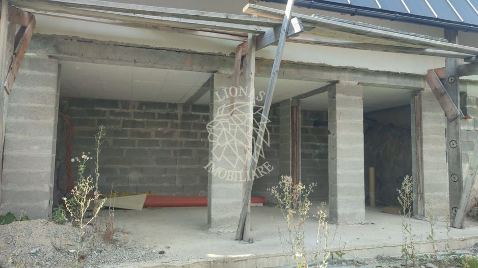 Cabana Finisata 160 mp -teren 4100 mp-Panorama spre Lac Colibita - Poză 4