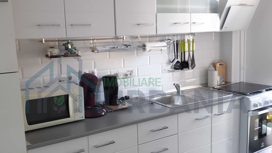 De vanzare apartament cu o camera 32mp complet utilat etajul 2 cu lift - Poză 1