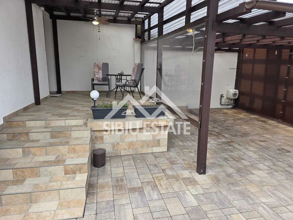 Apartament modern de inchiriat 3 camere, curte, garaj  Zona Sub Arini - Poză 4