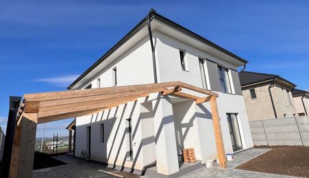 Casă single 4 camere / 500mp teren / Sura Mică / Sibiu