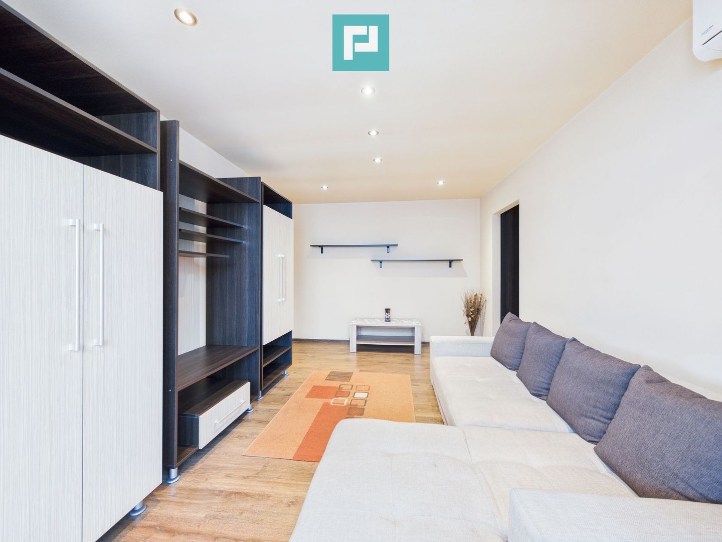 Apartament cu 2 camere semidecomandat în zona UTA - Poză 1