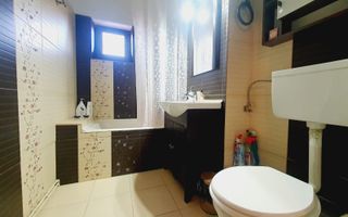 Apartament cu 3 camere de vanzare, Cetate - Poză 8