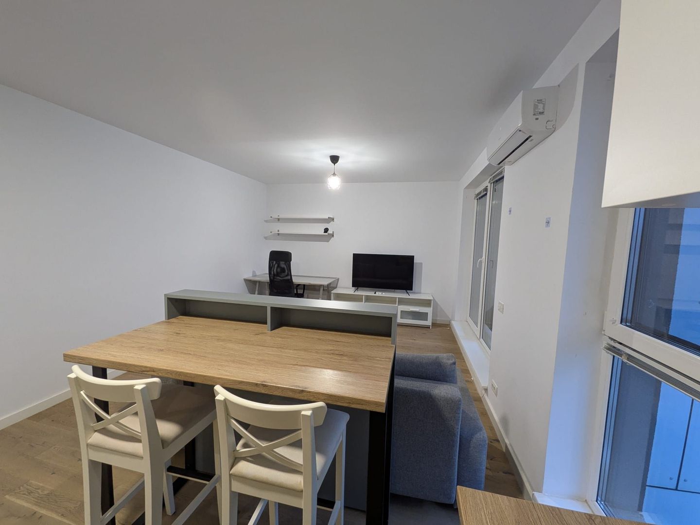 AP. 2 CAMERE- REGIE, BLOC NOU, CENTRALA PROPRIE, METROU 10 MINUTE - Poză 2