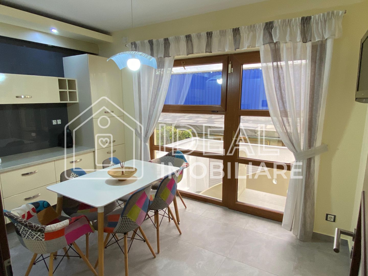 Apartament la Vila cu 5 camere si curte amenajata, in Valea Aurie - Poză 7