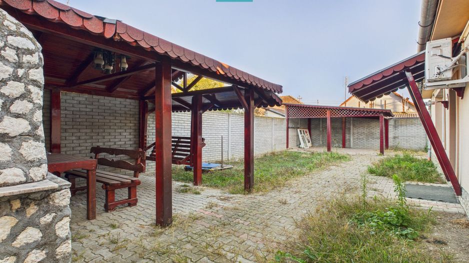 Casă spațioasă cu 4 camere în Vladimirescu - Poză 18