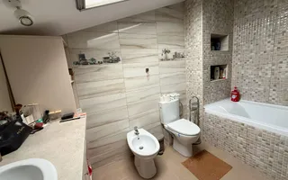 Vila insiruita mobilata si utilata / 4 camere/ 3 Bai / Curte proprie - Poză 18