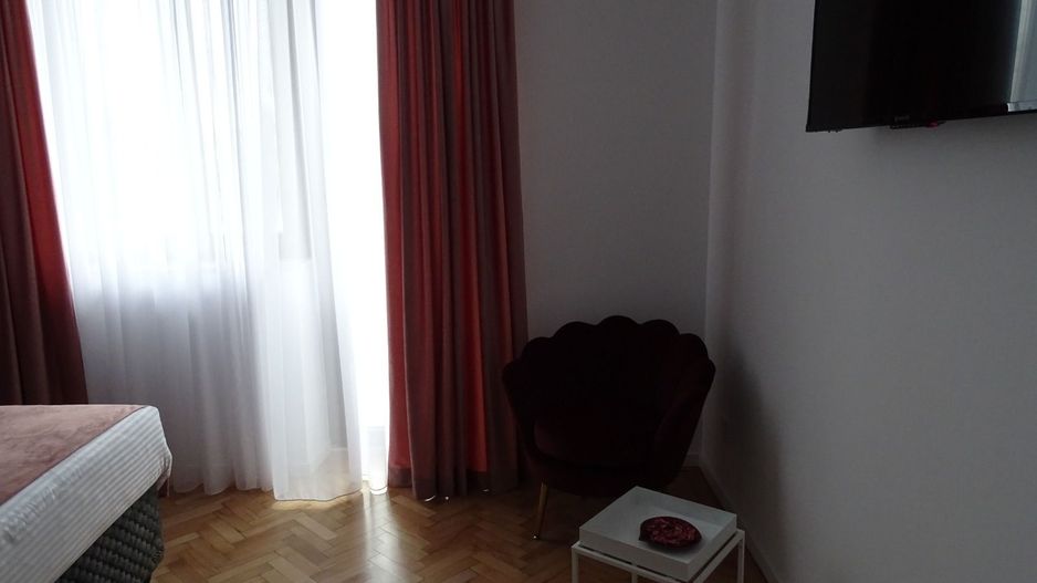 Apartament de închiriat, zonă centrală - Poză 2