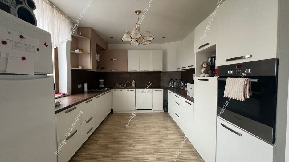 Casa 7 incaperi + Anexe | 1420mp Teren | La Intrare in Dumbravita - Poză 8