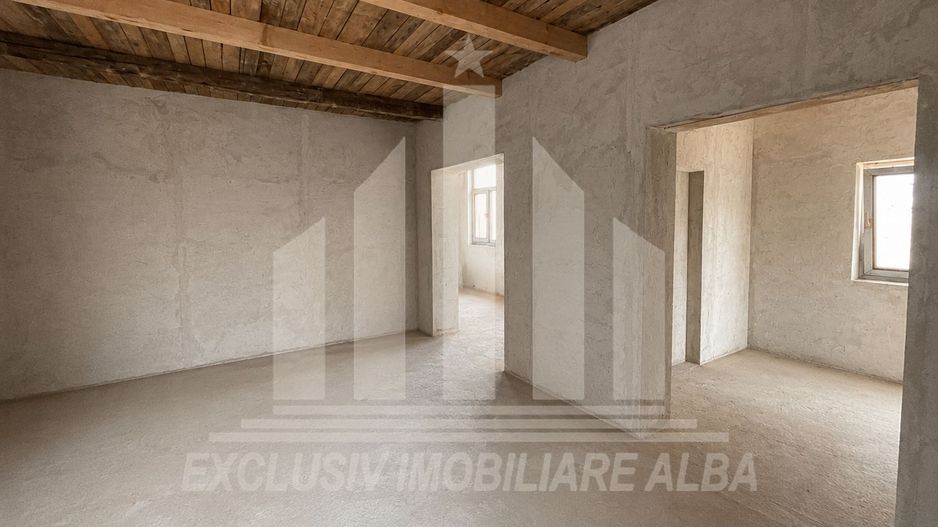 Casa individuala | De renovat | 150 mp | 370 mp teren | Lipoveni - Poză 2