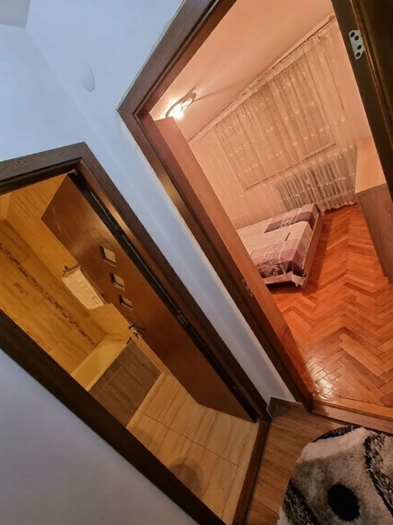 Apartament 2 camere decomandat, etaj 2, zona Calea București - Poză 8