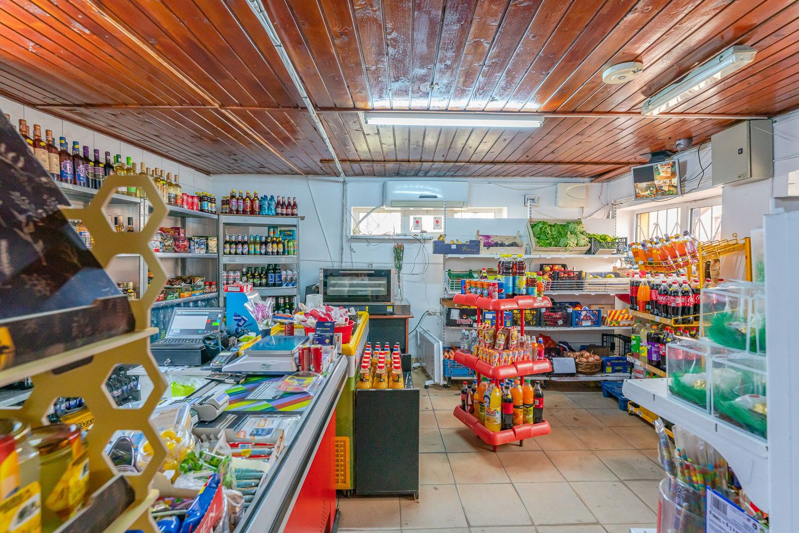 Casa transformată în spațiu comercial - Oportunitate de investitie! - Poză 5