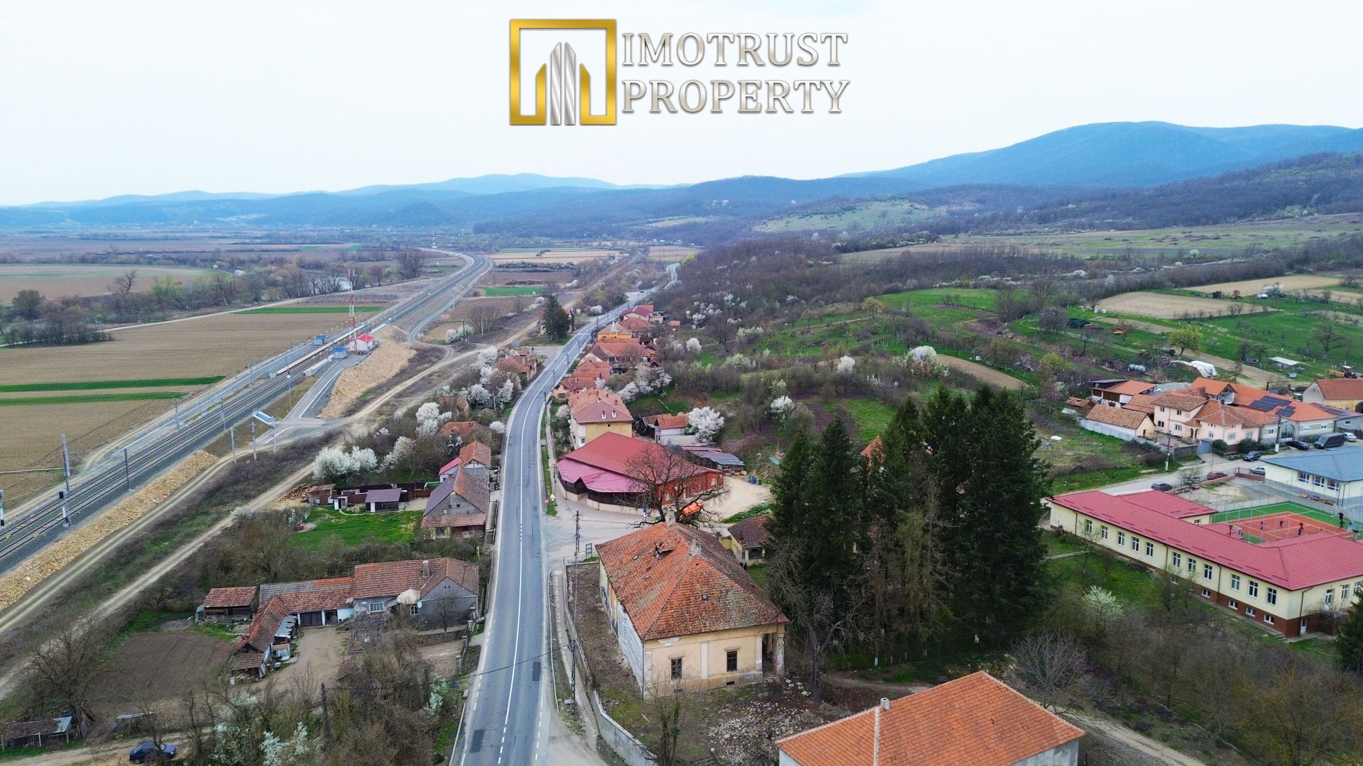 Castel istoric de vânzare în Conop | proprietatea lui Cicio Pop - Poză 3