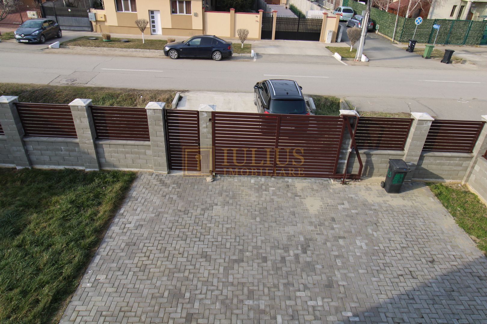 Braytim; 3 dormitoare, living saptios cu semineu. - Poză 1