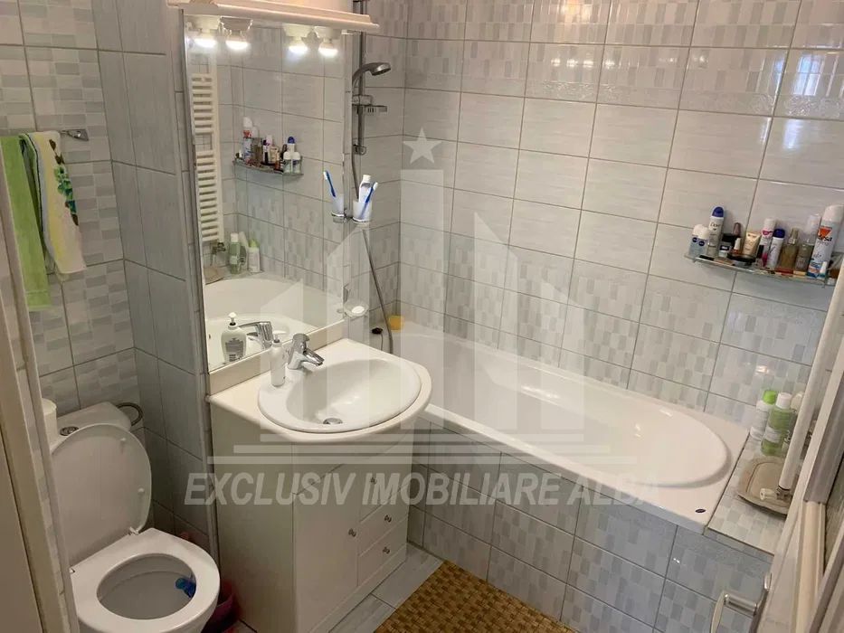 Apartament cu 3 camere decomandate, Centru - Poză 5