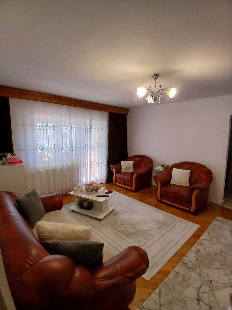 BRASADAS vinde ap 3 cam etaj 2/4 in Micro 16. - Poză 1