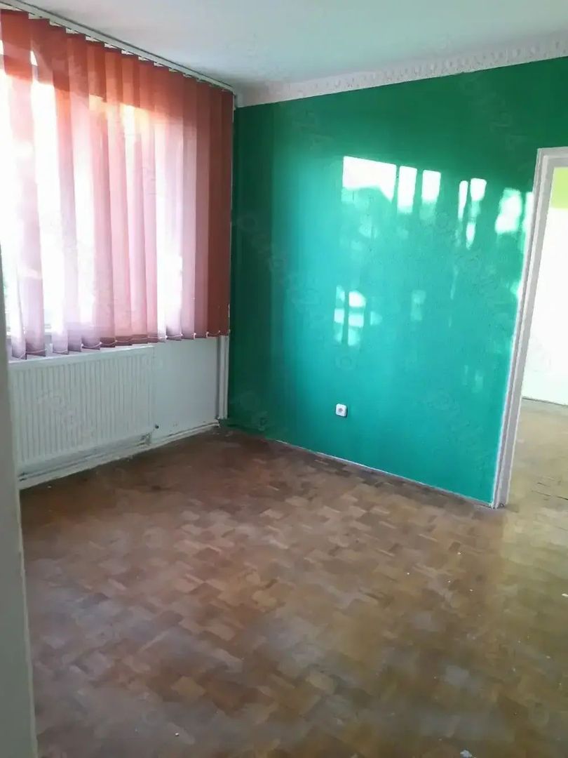 Apartament 2 camere, etaj 2/4, simplu, Micro 19 - Poză 3