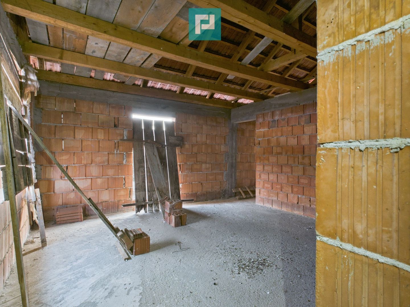 Proprietate impresionantă între Curtici și Macea - Poză 22