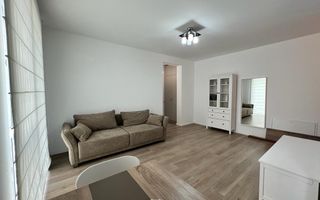 Mobilat si utilat. Vedere la padure. Parcare cu bariera - Poză 1