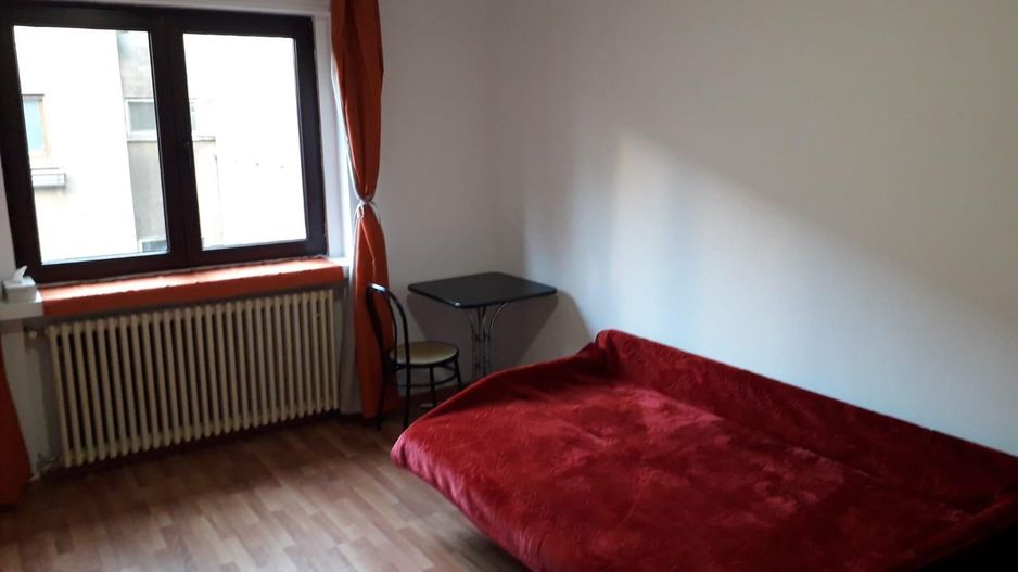 Garsoniera decomandata, tavane inalte, locatie premium Calea Victoriei - Poză 2