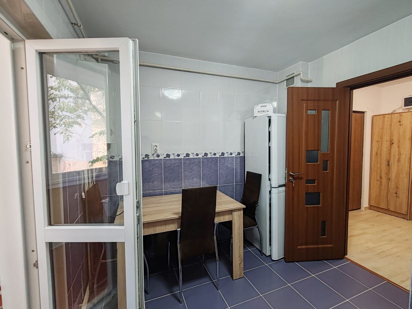 Apartament 3 camere decomandat etajul 1 65mp 500euro Nicolina 2 - Poză 6