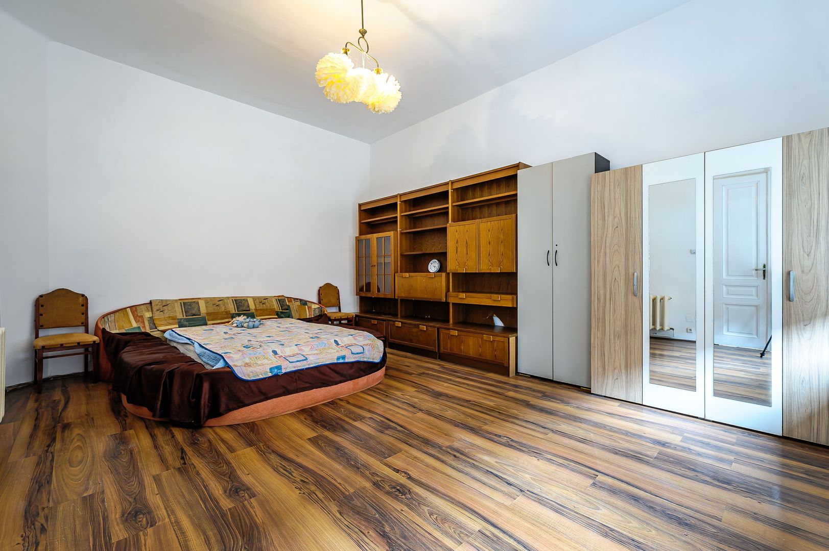 Apartament cu două camere central. - Poză 1