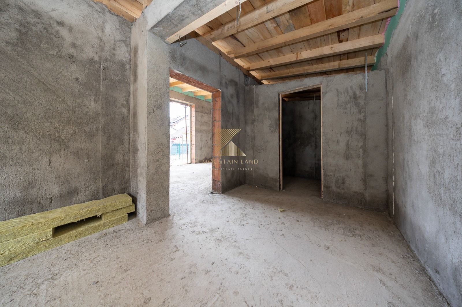 Casă premium la poalele Munților Piatra Craiului și Bucegi - Poză 12