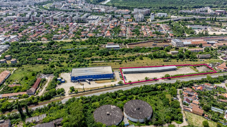 REZERVAT: Platformă betonată cu acces direct la calea ferată - Poză 7