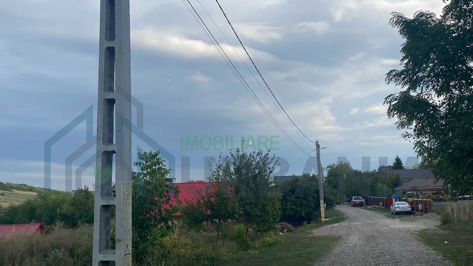 Teren intravilan de vânzare în Rusenii Noi, comuna Holboca, Iași - Poză 2