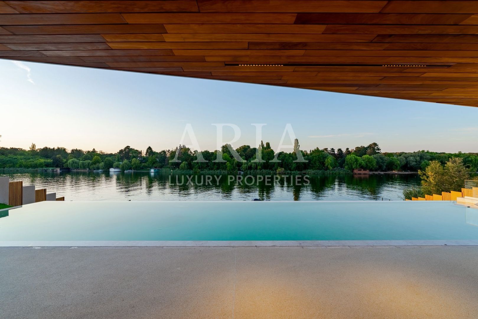 VILA FRONTLAKE SNAGOV – acolo unde arhitectura întâlnește libertatea - Poză 22