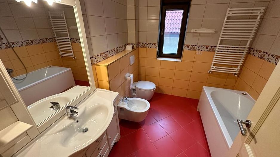 VILA  - ARADULUI. -British - Poză 46