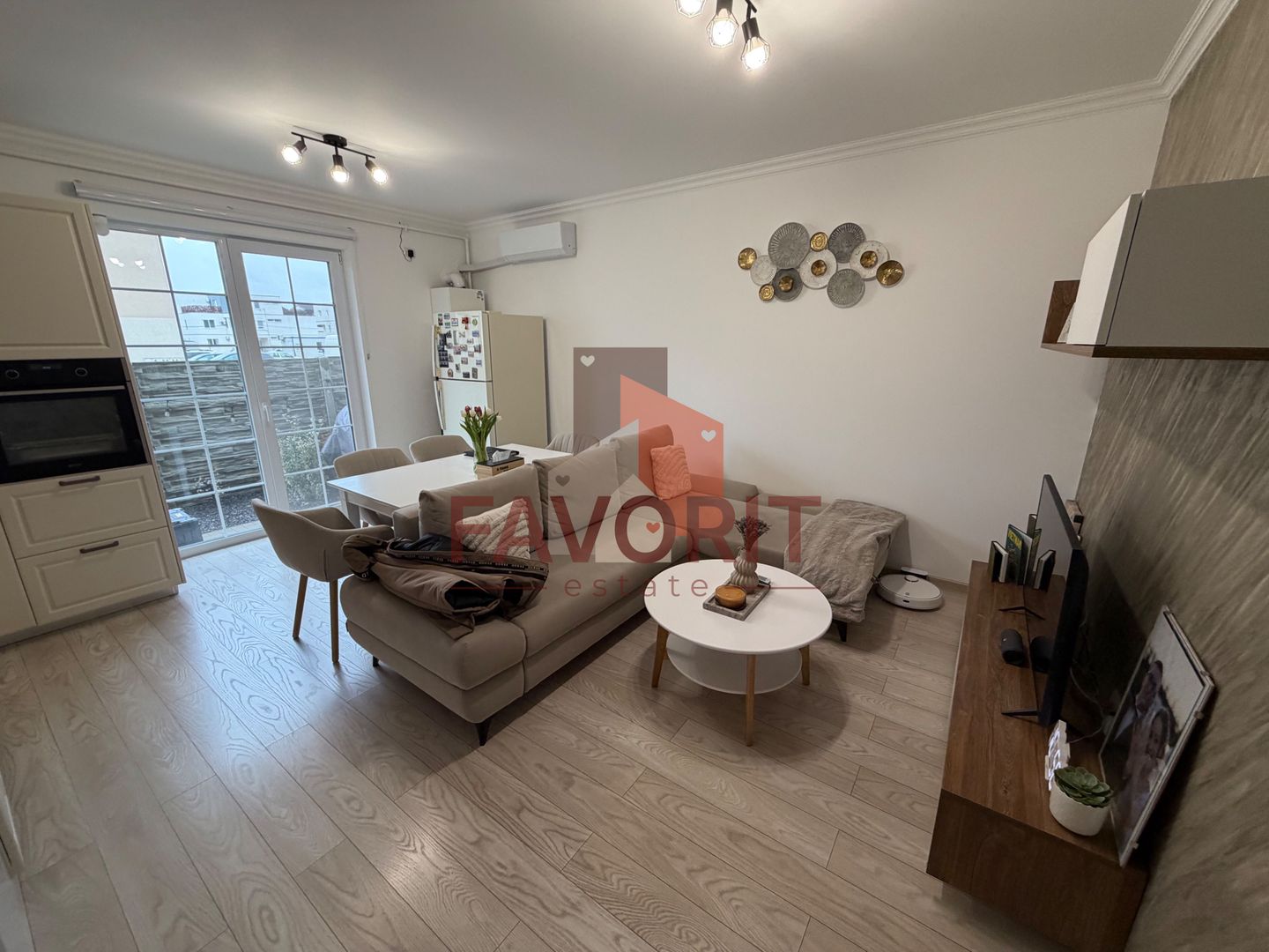 Disponibil imediat. Mobilat si utilat. Gradina proprie 29 mp - Poză 6