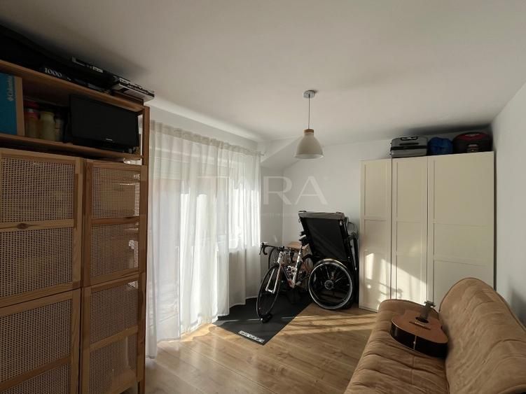 Vând apartament 3 camere, 64 mp + balcon, mobilat, utilat. - Poză 6